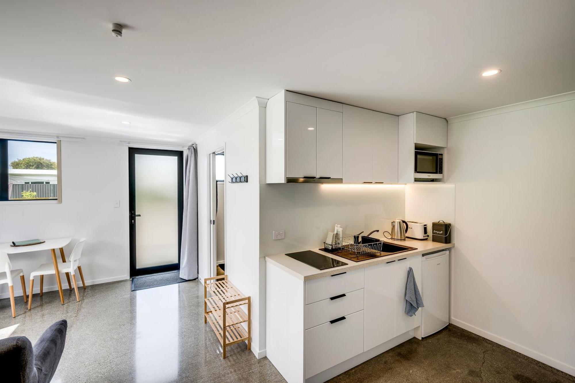 Modern Studio Near Clive River Екстер'єр фото